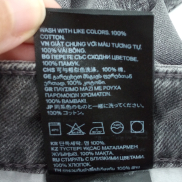 NWT H&M Ultra High Waist Ankle Length Loose Mom Jeans in Distressed Black 6 - Picture 11 of 11